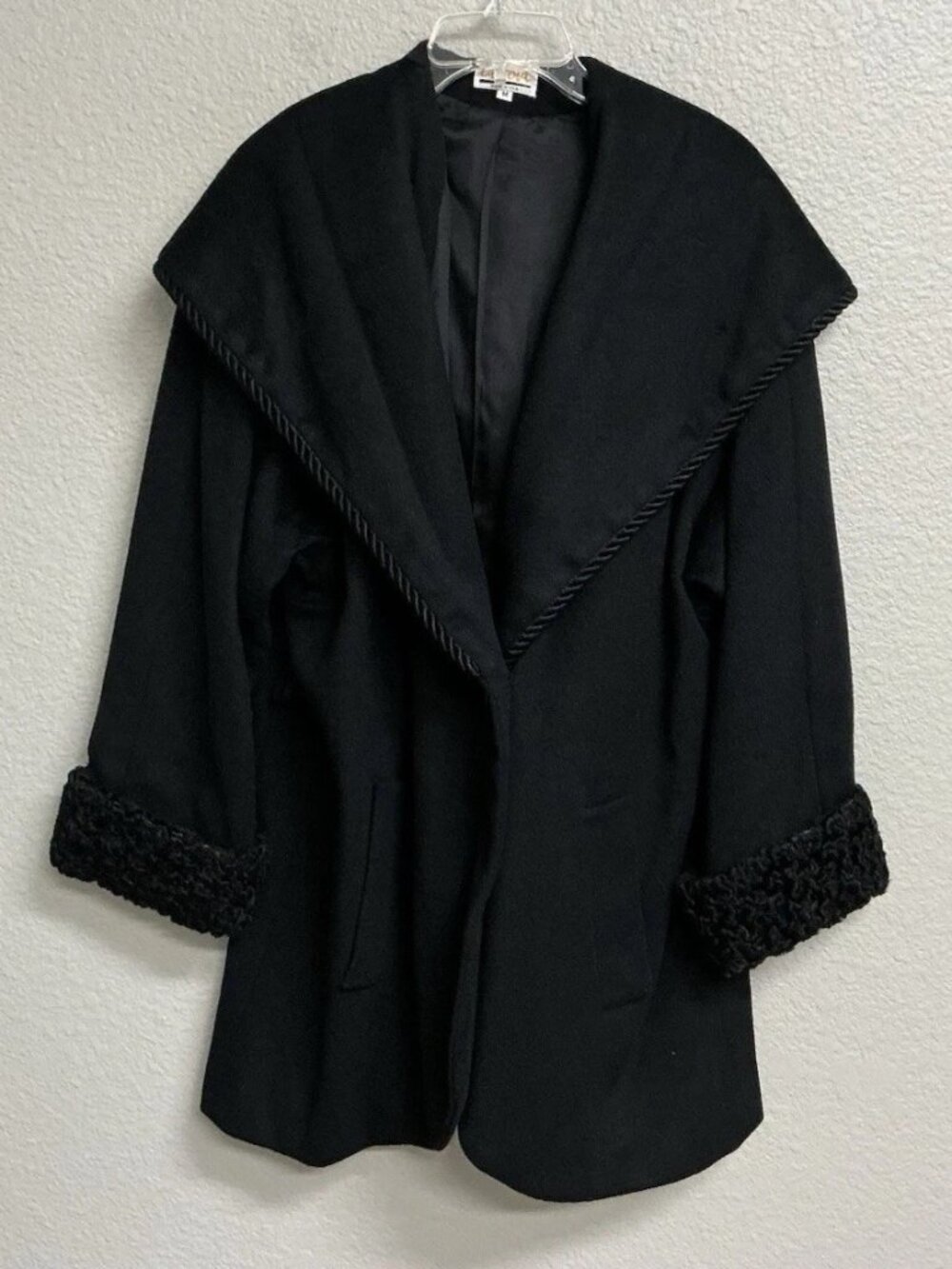 Lorovi Vintage Coat Size Medium Black Wool Blend One Button Hood Made In USA